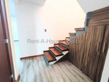 Los Olvera - VENTA. Casa en calle abierta con 3 recámaras y área de TV