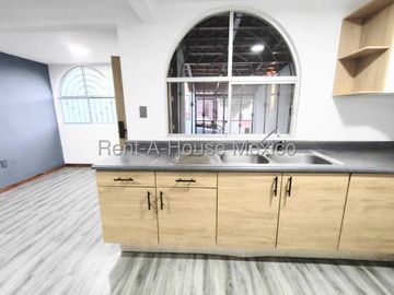 Los Olvera - VENTA. Casa en calle abierta con 3 recámaras y área de TV