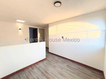 Los Olvera - VENTA. Casa en calle abierta con 3 recámaras y área de TV