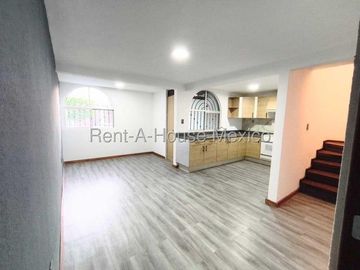 Los Olvera - VENTA. Casa en calle abierta con 3 recámaras y área de TV