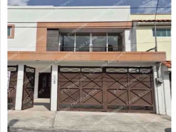 Oportunidad! bonita casa en renta en Jardines de Bellavista