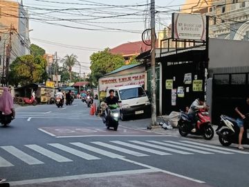 Ruko Gandeng Sedang Renovasi Siap Pakai  Bangunan 4 Lantai Disewakan – Kramat Sentiong, Jakarta Pusat