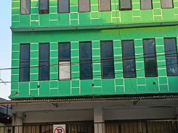 Ruko Gandeng Sedang Renovasi Siap Pakai  Bangunan 4 Lantai Disewakan – Kramat Sentiong, Jakarta Pusat