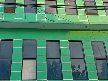 Ruko Gandeng Sedang Renovasi Siap Pakai  Bangunan 4 Lantai Disewakan – Kramat Sentiong, Jakarta Pusat