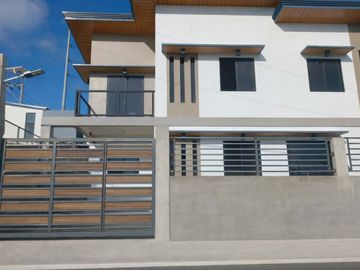 House and Lot For Sale in Salaban Amadeo Cavite (near tagaytay)-MC