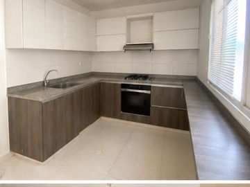 HERMOSA CASA EN VENTA EN EL CONJUNTO CERRADO APOSENTOS!