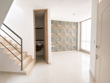 HERMOSA CASA EN VENTA EN EL CONJUNTO CERRADO APOSENTOS!