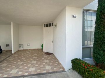 HERMOSA CASA EN VENTA EN EL CONJUNTO CERRADO APOSENTOS!