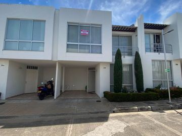 HERMOSA CASA EN VENTA EN EL CONJUNTO CERRADO APOSENTOS!