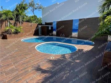 SE RENTA CASA AMPLIA DE 3 NIVELES CON JACUZZI, 3 RECÁMARAS , ALBERCA COMÚN . UBICADA EN ALAMOS1