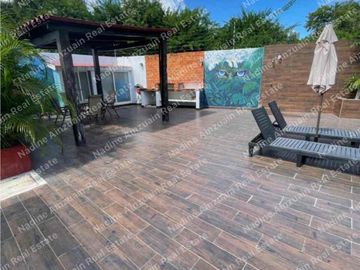 SE RENTA CASA AMPLIA DE 3 NIVELES CON JACUZZI, 3 RECÁMARAS , ALBERCA COMÚN . UBICADA EN ALAMOS1