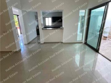 SE RENTA CASA AMPLIA DE 3 NIVELES CON JACUZZI, 3 RECÁMARAS , ALBERCA COMÚN . UBICADA EN ALAMOS1
