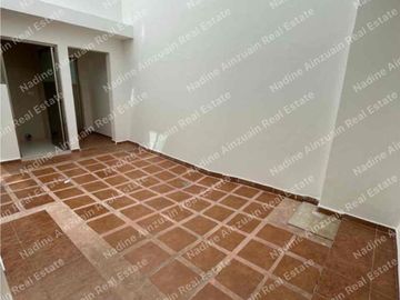 SE RENTA CASA AMPLIA DE 3 NIVELES CON JACUZZI, 3 RECÁMARAS , ALBERCA COMÚN . UBICADA EN ALAMOS1