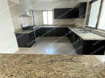 SE RENTA CASA AMPLIA DE 3 NIVELES CON JACUZZI, 3 RECÁMARAS , ALBERCA COMÚN . UBICADA EN ALAMOS1