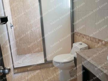 SE RENTA CASA AMPLIA DE 3 NIVELES CON JACUZZI, 3 RECÁMARAS , ALBERCA COMÚN . UBICADA EN ALAMOS1