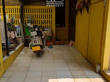 RUMAH DI VILLA MELATI MAS BLOK PALING DEPAN LOKASI STRATEGIS DEKAT JALAN RAYA - MELATI MAS - SERPONG