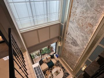 RUMAH MEWAH UNIT TERBATAS 3 LANTAI HIGH CEILING GADING SERPONG!
