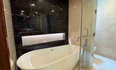 3BR IN TWO ROXAS TRIANGLE