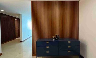 3BR IN TWO ROXAS TRIANGLE