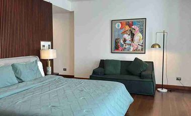 3BR IN TWO ROXAS TRIANGLE