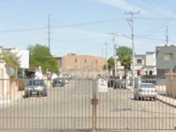 CASA EN FRACCIONAMIENTO EN VENTA EN RESIDENCIAL MADRID MEXICALI GD1