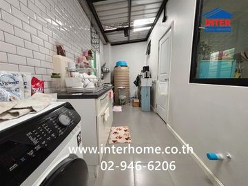 Two-story townhome for sale, 18.8 sq.wah, Piemsuk S-Gate Village, Bangkok-Pathum Thani Road, Soi 5, Wat Nong Prong Soi, Pathum Thani City, Pathum Than