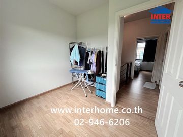 Two-story townhome for sale, 18.8 sq.wah, Piemsuk S-Gate Village, Bangkok-Pathum Thani Road, Soi 5, Wat Nong Prong Soi, Pathum Thani City, Pathum Than