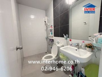 Two-story townhome for sale, 18.8 sq.wah, Piemsuk S-Gate Village, Bangkok-Pathum Thani Road, Soi 5, Wat Nong Prong Soi, Pathum Thani City, Pathum Than
