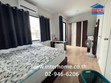 Two-story townhome for sale, 18.8 sq.wah, Piemsuk S-Gate Village, Bangkok-Pathum Thani Road, Soi 5, Wat Nong Prong Soi, Pathum Thani City, Pathum Than