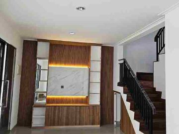 DISEWAKAN TERMURAH RUMAH PIK MILENIAL SUDAH FULL FURNISH UKURAN 8X10 3+1 KAMAR TIDUR