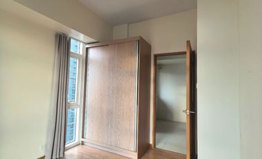 For Rent: 58sqm, Semi-furnished 2BR at Madison Park West BGC for 50K/mo!