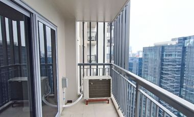 FOR LEASE: 1BR Condo with Balcony & Parking in Park Triangle Residences, BGC – Php 75,000/Month 🏙️