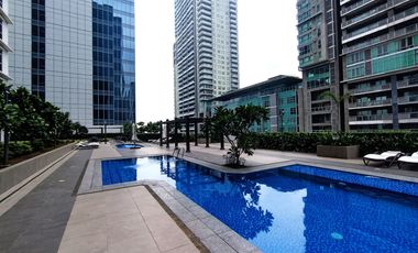 FOR LEASE: 1BR Condo with Balcony & Parking in Park Triangle Residences, BGC – Php 75,000/Month 🏙️