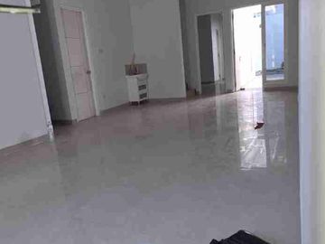 Disewakan  Rumah bisa Untuk Kantor Bumi Marina Emas. Bagus. Parkir Mobil Lega Jalan Kembar.