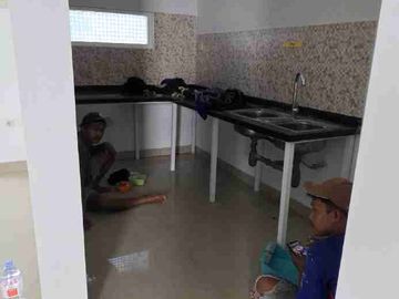 Disewakan  Rumah bisa Untuk Kantor Bumi Marina Emas. Bagus. Parkir Mobil Lega Jalan Kembar.