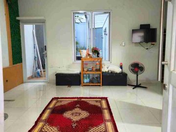 Rumah Cantik ada Taman di Pinewood Banjar Wijaya Tangerang