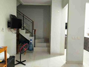 Rumah Cantik ada Taman di Pinewood Banjar Wijaya Tangerang