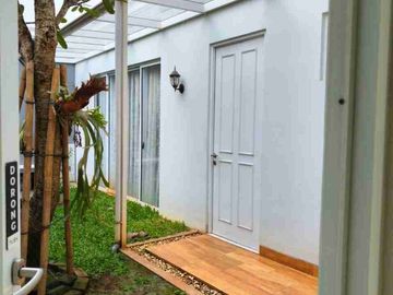 Rumah Cantik ada Taman di Pinewood Banjar Wijaya Tangerang
