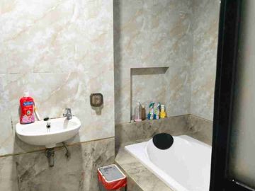 Rumah Cantik ada Taman di Pinewood Banjar Wijaya Tangerang