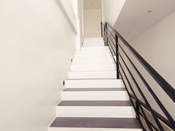 Corner House and Lot for Sale in Talon Singko Las Pinas with Roofdeck-MD