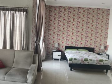 Rumah 2 Lantai Dekat Mall di Galaxy Bekasi