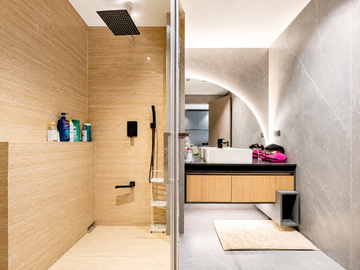 For Sale, 2BR Luxury Sky suite Condo in BGC Taguig City at East Gallery Place