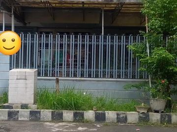 Dharmahusada Dijual Cepat, Rumah Lama 1 Lt, Hitung Tanah Row 2,5 Mobil