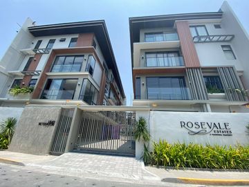 4 Storey Luxury Townhouse For Sale Located in Paco Manila with 4 Bedrooms and 3 Car Garage-JV2