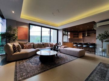 4 Storey Luxury Townhouse For Sale Located in Paco Manila with 4 Bedrooms and 3 Car Garage-JV2