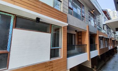 For Sale 4 Bedrooms 4 Storey Luxury Townhouse in Quiapo Manila with 24/7 Security and Swimming Pool-JV2