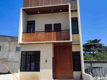 Jual Rumah dkt Sekolah Robbani Arcamanik pusat kota Bandung timur