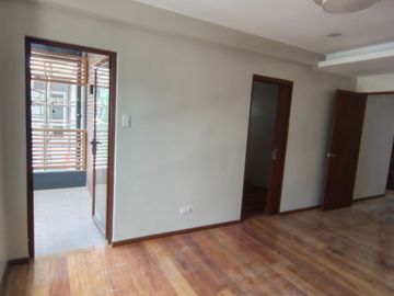 On-going 4 Storey Townhouse Units Located in Laging Handa Quezon City Preselling-JV2
