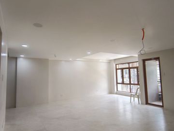 On-going 4 Storey Townhouse Units Located in Laging Handa Quezon City Preselling-JV2