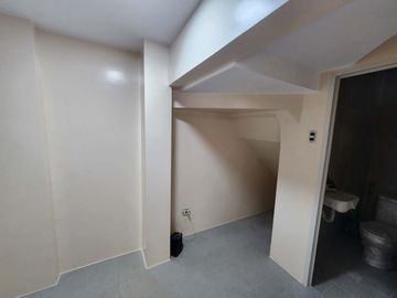 On-going 4 Storey Townhouse Units Located in Laging Handa Quezon City Preselling-JV2